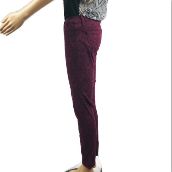 Sneak Peek Red Pattern Skinny Jeans size 3 junior - Picture 5 of 8